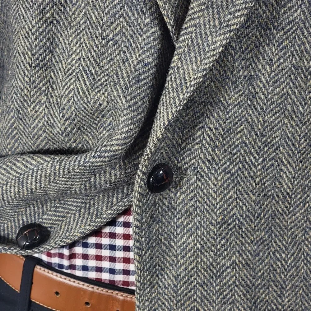 VTG Austin Manor Men's Tweed Sport Coat Blazer Two Button Gray‎ Herringbone 46L